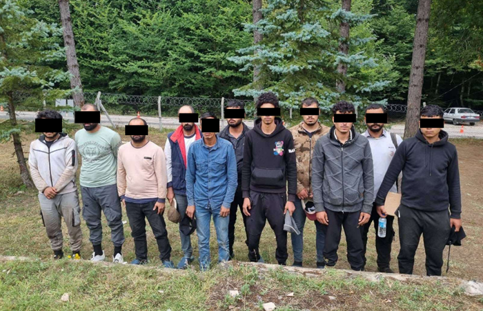 362 Düzensiz Göçmen Yakalandı: 13 Şüpheli Gözaltına Alındı