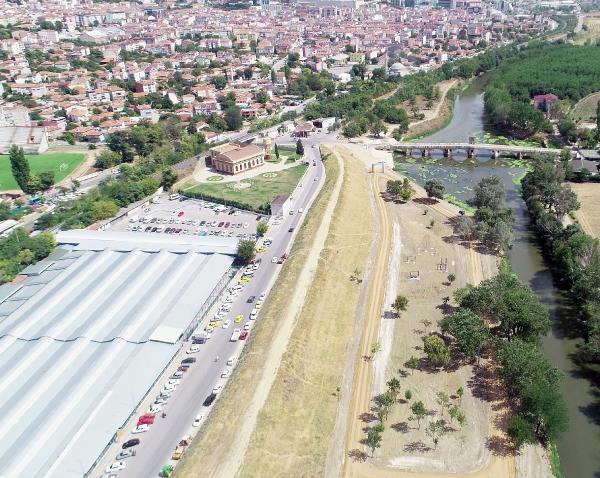 Edirne'de, taşınmazları satışa çıkaran belediyeye AK Parti ve İYİ Parti'den tepki