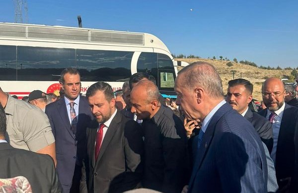 Başkan Dağtaş Malazgirt Zaferi'nin 952. Yıl dönümü Ahlat Etkinliklerine Katıldı