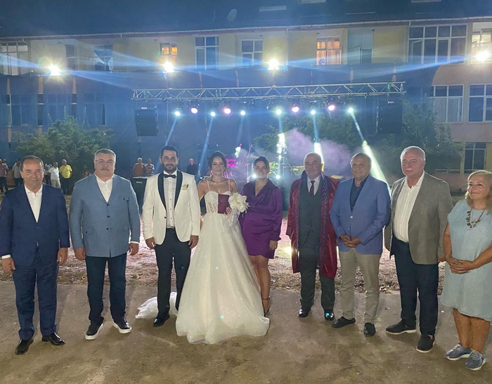 Başkan Işık’ın Oğlu Evlendi; Nikah Şahitleri CHP’de Üst Düzey İsimler