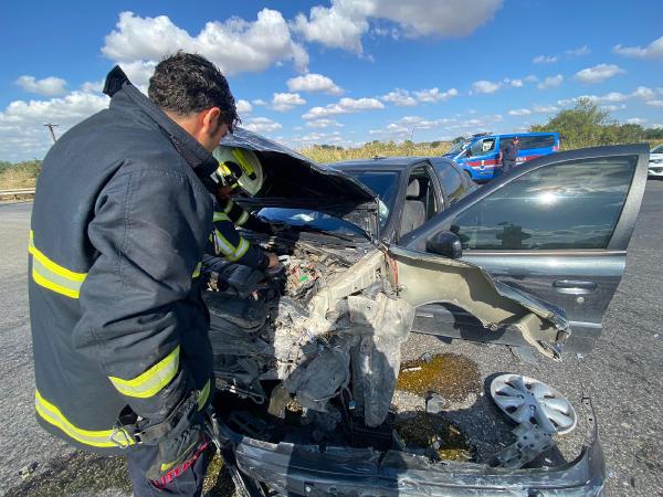Kırklareli'de iki otomobil çarpıştı: 6 yaralı