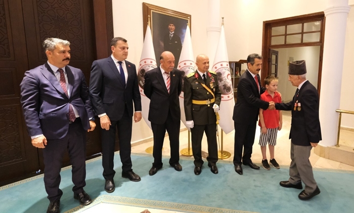 Vali Ekici tebrikleri kabul etti