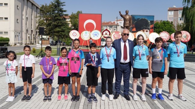 Sporcular Madalyalarını Milletvekili Özkan’dan Aldılar