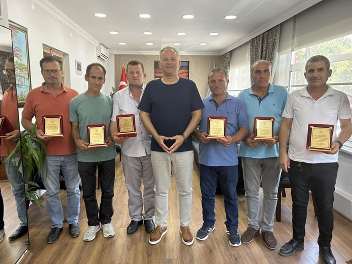 EYT’den emekli olan personele teşekkür plaketi