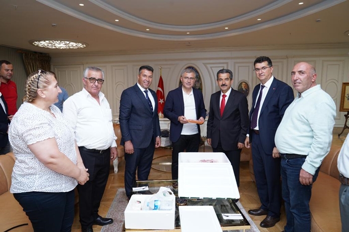 Başkan Türkmen’e Kırklareli’nin yöresel ve Coğrafi İşaretli ürünlerini tattırdı