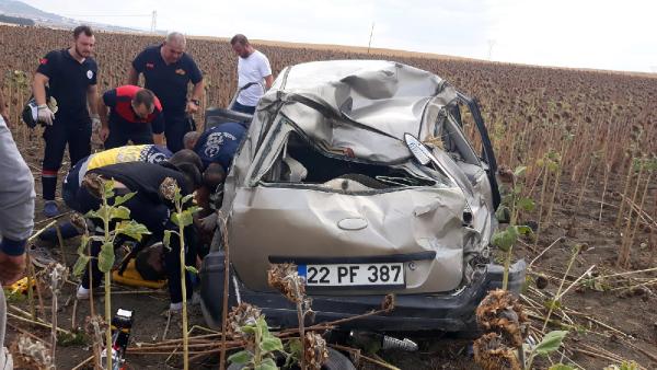Edirne'de tarlaya giren otomobil takla attı 1 ölü, 2 yaralı