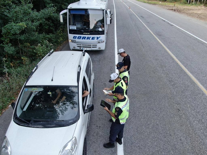 Jandarma’dan Lüleburgaz, Vize ve Demirköy’de Trafik Denetimi