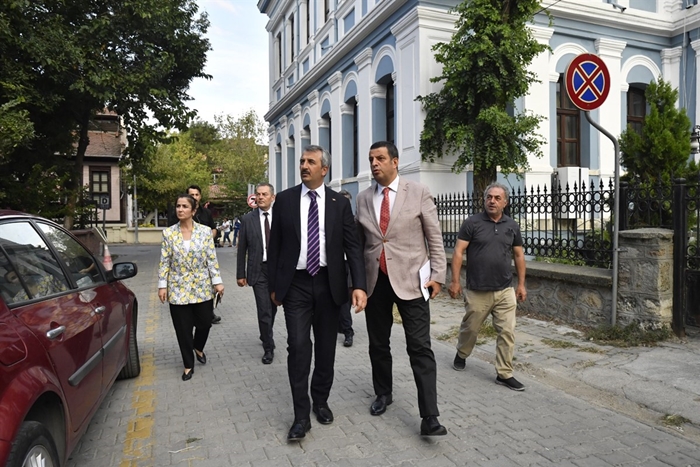Vali Sezer Tarihi Konaklara İnceledi