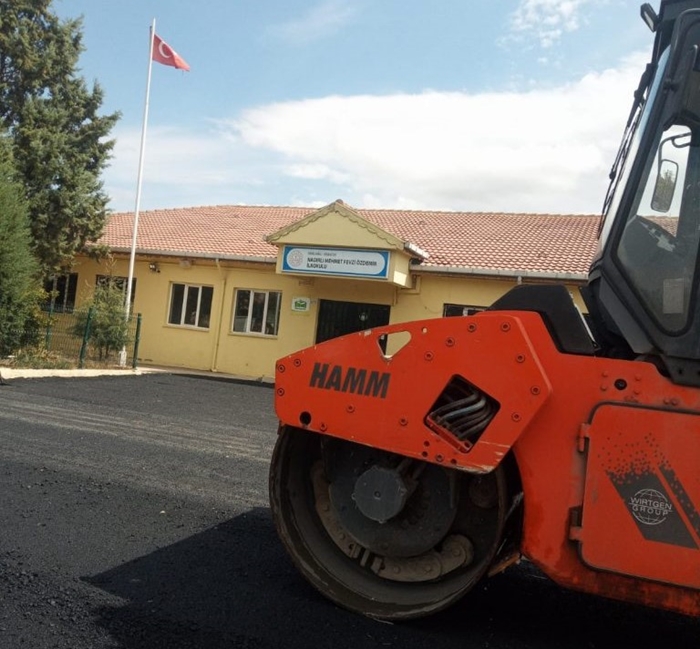 Muhtar Okul Yer Zeminine Yapılan Asfalt Dökümü İçin Teşekkür Etti