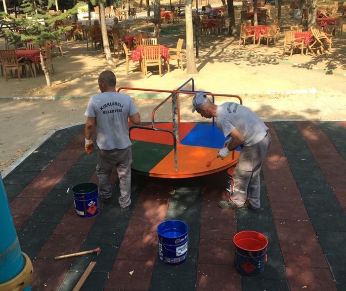 Kırklareli’nde Park ve Bahçelerde Onarım; Engelli Çocuklar da Unutulmadı