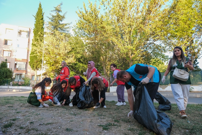 Türk Kızılayı, Yeşilay ve TÜGVA'dan Çevre Temizliği