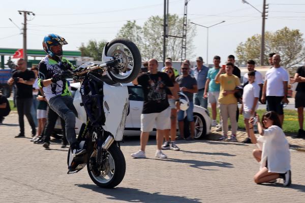 Motosiklet festivalinde akrobasisi gösterisi ilgiyle izlendi