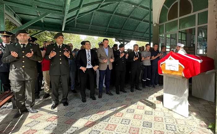 Kıbrıs Gazisi Hozman Son Yolculuğuna Askeri Tören ile Uğurlandı