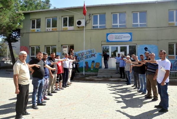 Okulları depreme dayanıksız çıktı; veliler 170 öğrenciyi taşımalı sistemle okula göndermedi