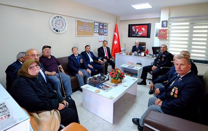 Vali Ekici’den Gaziler Günü’nde Anlamlı Ziyaret