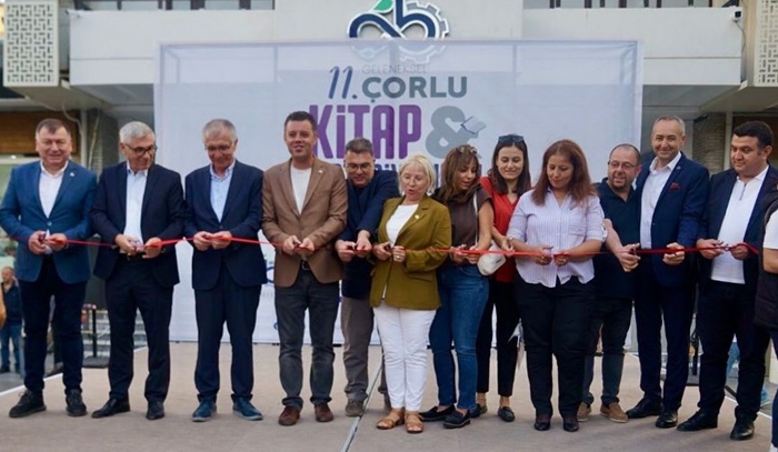 Çorlu Kitap ve Kırtasiye Fuarı, Edebiyatseverleri Bir Araya Getirdi