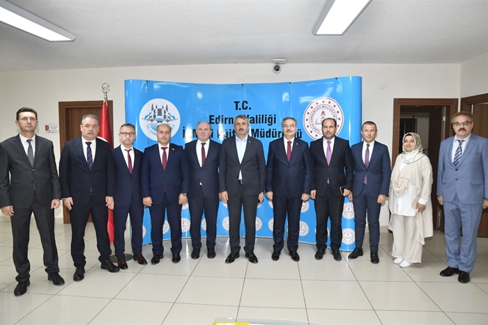 Vali Sezer Eğitim Hizmetleri Hakkında Bilgi Aldı