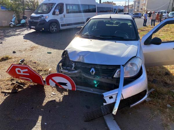 Okula giderken otomobilin çarptığı çocuk, ağır yaralandı