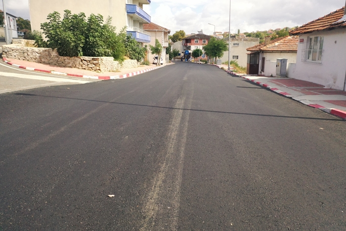 Üsküp’ün Yolları Asfaltla Buluşturulmaya Devam Ediyor