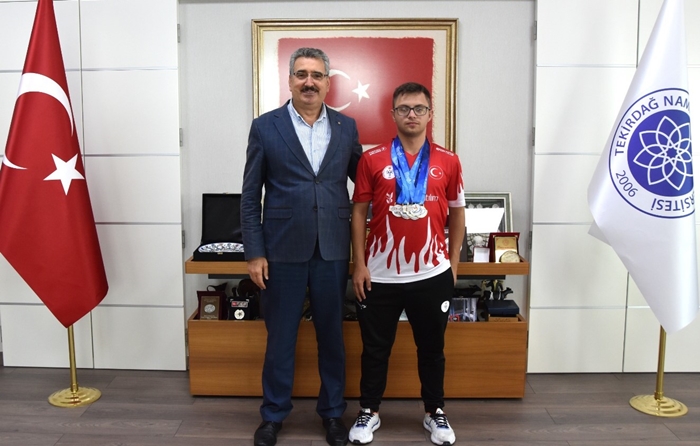 Avrupa Şampiyonu Milli Atlet Akçakoca’dan NKÜ Rektörü Şahin’e Ziyaret