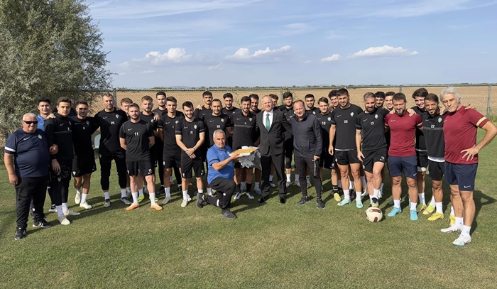 Başkan Türker’den Kırklarelispor’a Tatlı İkramı