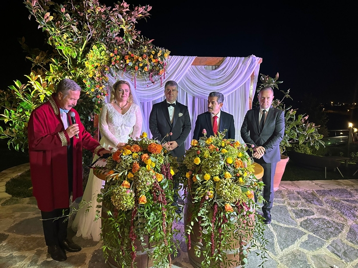 Vali Ekici Yeni Evlenen Çiftin Nikah Şahidi Oldu