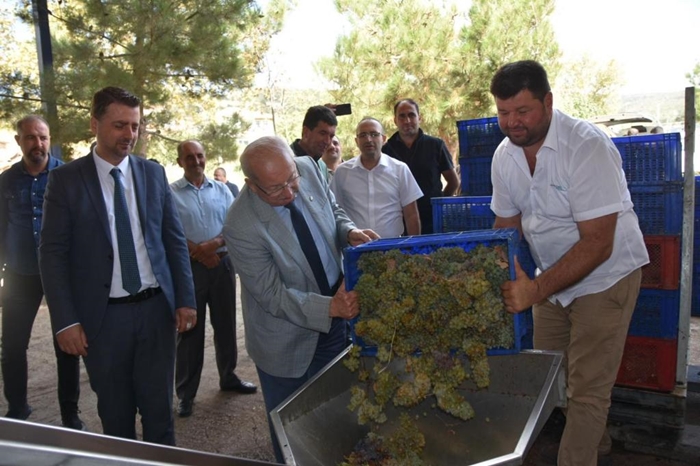 Tekirdağ'da Üzüm Üreticilerine Tank Desteği