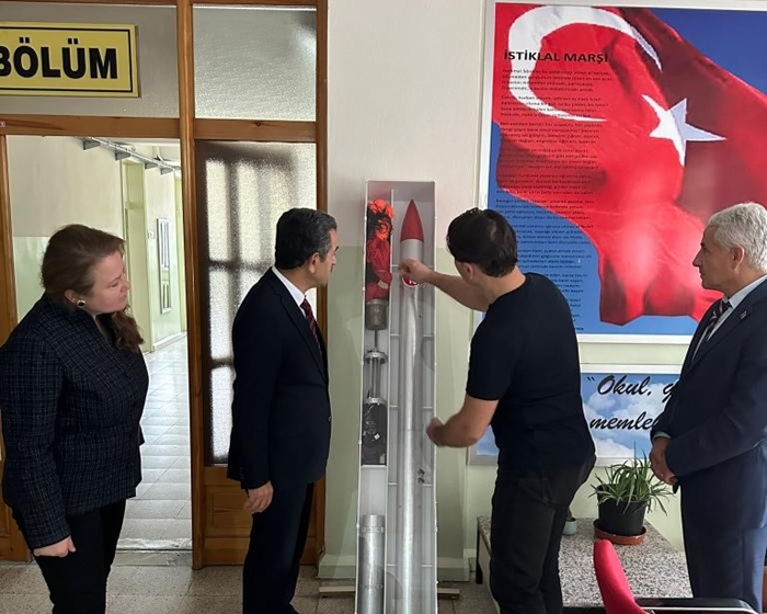 Vali Ekici, Kırklareli Anadolu Lisesi'ni Ziyaret Etti