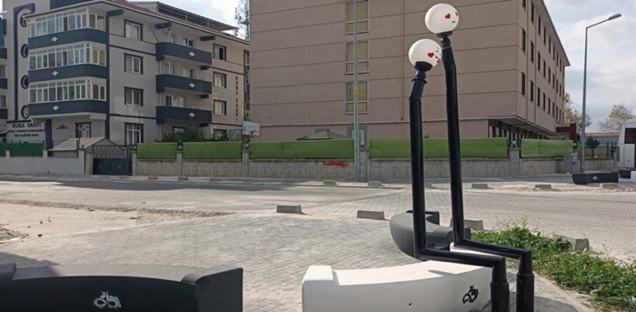 Çorlu Belediyesi Estetik Kent Mobilyaları ile Görünümü Güzelleştiriyor