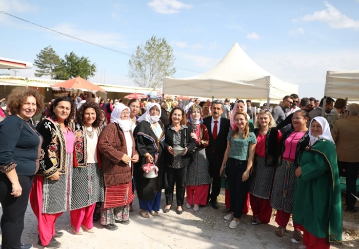 Kızılcıkdere Bağbozumu Şenlikleri Başladı