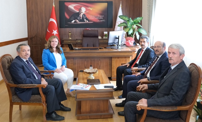 Vali Ekici’den İl Milli Eğitim Müdürlüğünü ziyaret