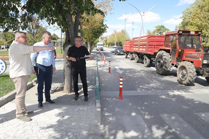 Başkan Kesimoğlu Ekibi ile Birlikte Sahada