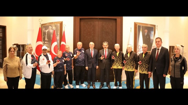 Bocce takımını Valilik Makamında misafir etti
