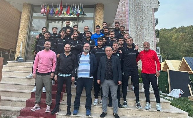 Kırklarelispor, Karacabey Belediyespor maçı öncesi kampa girdi