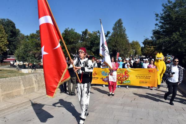 Edirne'de Bando ve Ciğer Festivali'nde 2'nci gün; rekorluk tava önünde konser