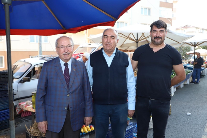 Murat Zortul ve Başkan Kadir Albayrak'tan Semt Pazarına Ziyaret