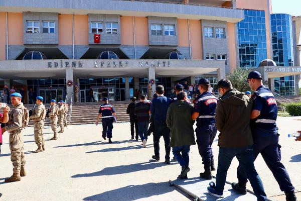 Botla Yunanistan'a kaçarken yakalanan 20 FETÖ şüphelisi tutuklandı