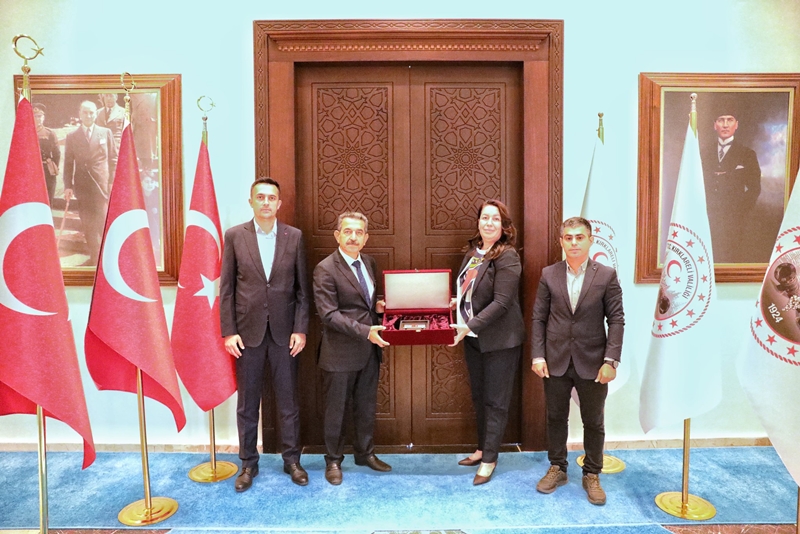 Kızılay'dan Vali Ekici'ye ziyaret