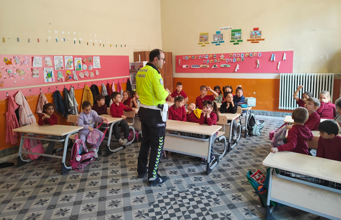 Pınarhisar Emniyetinden Koloğlu İlkokulunda Eğitim