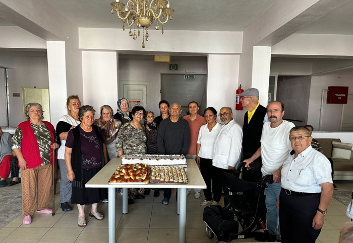 Ramazan Yaman Huzurevinde Yaşlılar Günü Kutlaması