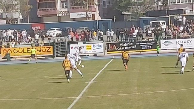 Keşanspor, Babaeskispor'u 5-0 Farklı Yendi ve Liderliği Aldı