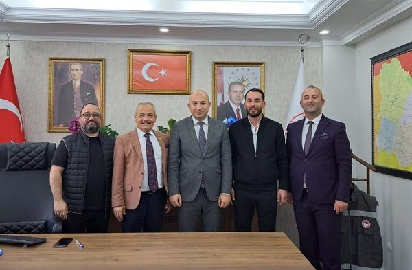 MHP'den İl Müdürü Karaca'ya 