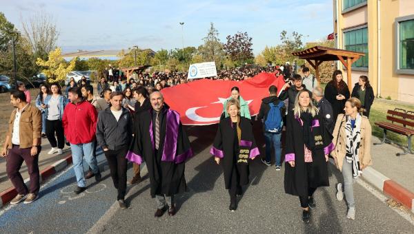 Edirne'de, Cumhuriyet'in 100'üncü yıl anısına '1923 adım' yürüyüşü