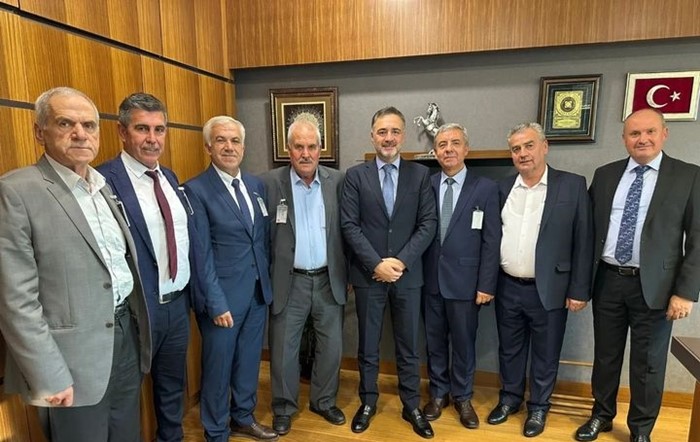 Eski Belediye Başkanları Milletvekili Sarıçam'ı Gazi Meclis'te Ziyaret Etti