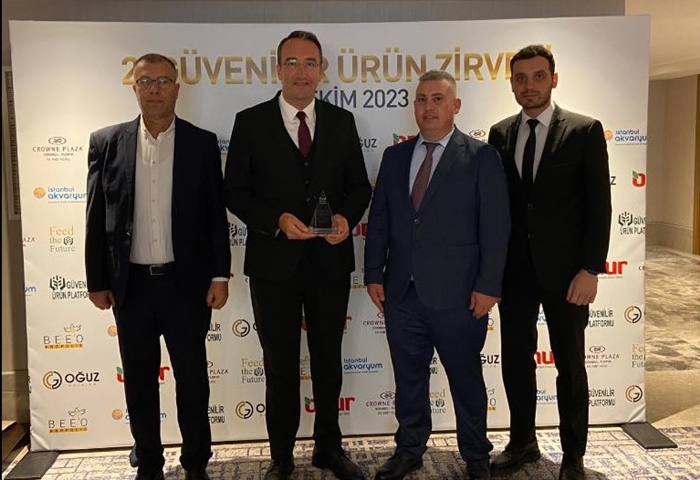 Ahmetbey Belediyesi İçme Suyu Altyapısıyla Güvenilirlik Ödülü Kazandı