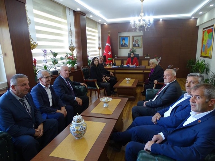 Pınarhisar Mahalle ve Köy Muhtarları Kaymakam Çanakcıoğlu'nu Ziyaret Ettiler