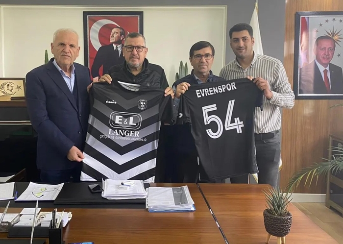 Evrensekiz Evrenspor'dan Sponsora Teşekkür