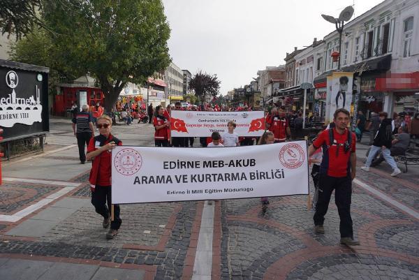 Edirne'de MEB-AKUB'dan Cumhuriyet'in 100'üncü yılı yürüyüşü