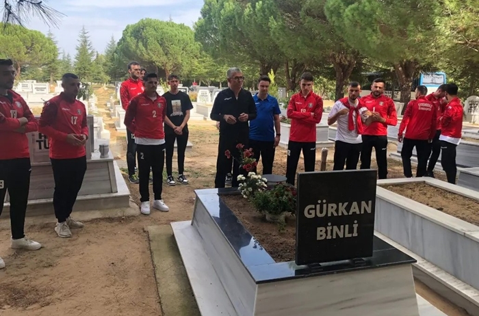 Evrensekiz Evrenspor, Efsane Kaptan Gürkan Binli'yi Unutmadı