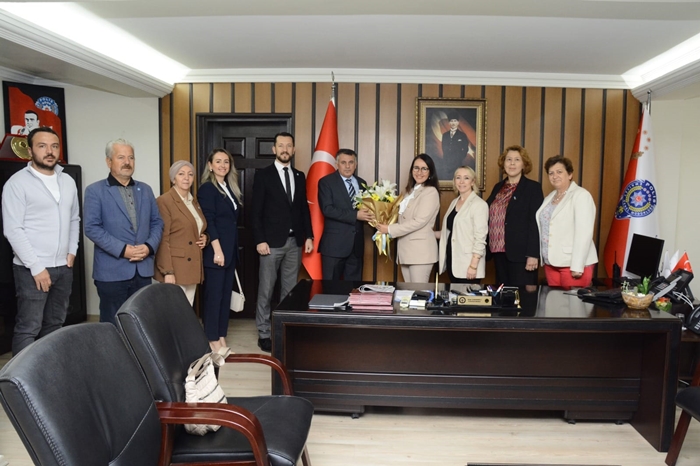 İYİ Parti'den Çamuroğlu'na 